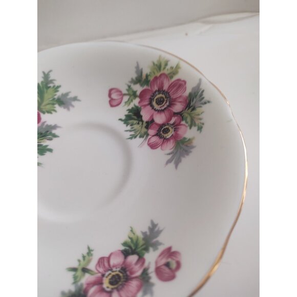 Vintage Royal Windsor Tea Cup & Saucer Set Pink Pansies Square shaped Cup - Picture 9 of 15